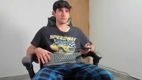 Leo Jones online show from April 4, 12:28 am