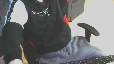 Lele 97 online show from December 1, 8:33 pm