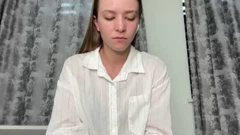 Emma online show from June 24, 2:02 pm