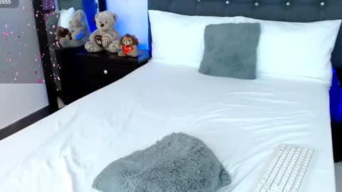 LUCY online show from March 9, 12:00 am