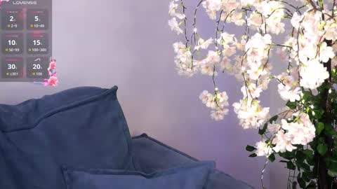 Mia online show from November 18, 8:39 am