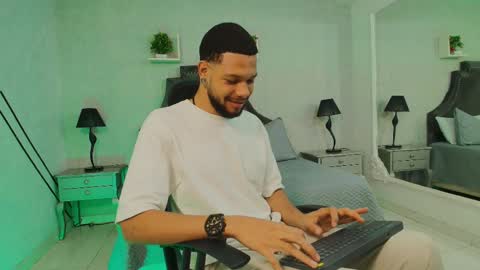 Leonard online show from February 25, 1:20 am
