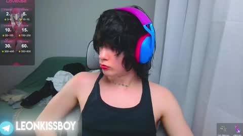 leonkissboy online show from April 18, 12:07 pm