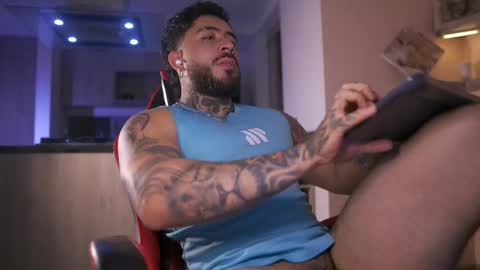 Snapshot of leosalvatore_ chatting on October 27, 1:16 am Leo Salvatore online show from October 27, 1:16 am