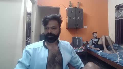 Snapshot of leosbroad chatting on December 3, 2:44 pm Leo online show from December 3, 2:44 pm