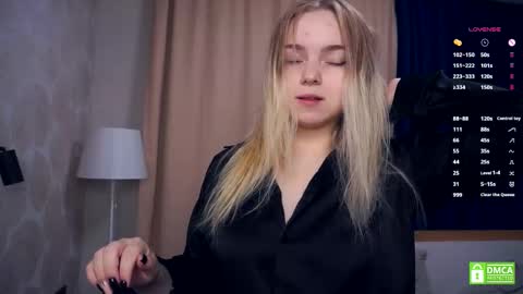 Hello everyone Im Lora Its my first day Were going to have fun together online show from December 3, 5:08 am