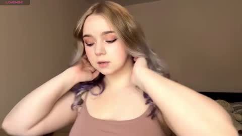 Hello everyone Im Lora Its my first day Were going to have fun together online show from February 4, 6:06 am