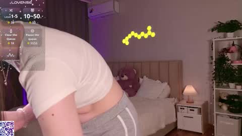 Nicole Moore online show from September 12, 3:14 pm