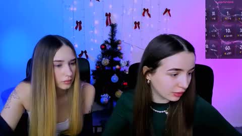 leslie_bird online show from December 22, 8:21 am