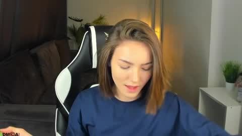 Leslie online show from May 23, 1:12 am