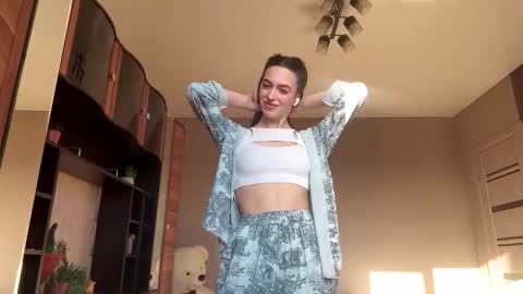 Leslie  online show from March 12, 1:26 pm