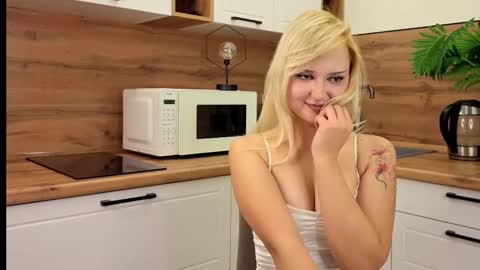 Lisa online show from December 1, 5:44 pm