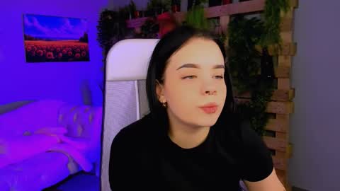 LeslieRowe online show from December 5, 12:36 pm