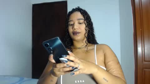 lesly online show from February 19, 3:06 am