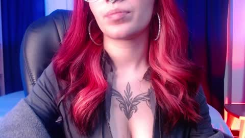 Snapshot of lessboobs_gh chatting on January 25, 2:47 pm Less online show from January 25, 2:47 pm