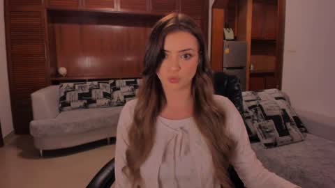 lesya krutalevich online show from July 18, 3:25 pm