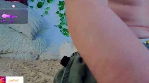 Levi  online show from September 25, 4:03 pm