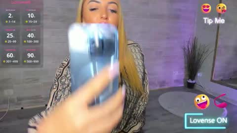 Lexi online show from September 27, 8:23 am
