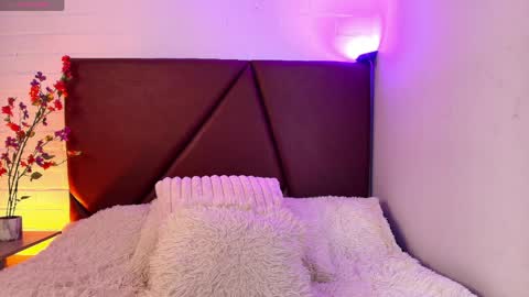 Lexi Howard  online show from April 9, 6:41 am