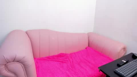 LexiCutee online show from May 5, 2:23 pm