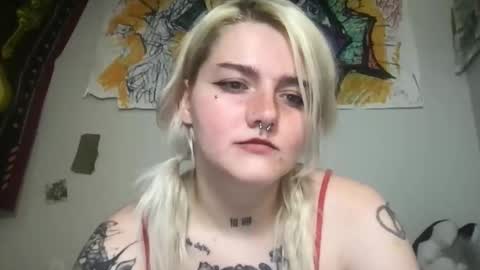 lexilexilune online show from April 30, 1:54 am