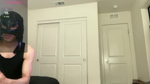 Snapshot of lexxxcazzo chatting on September 28, 9:24 pm Dromaeosaurex online show from September 28, 9:24 pm