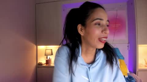 L I A  online show from November 15, 6:15 am