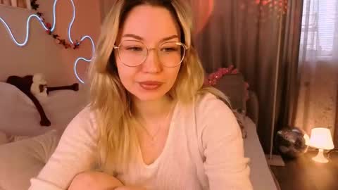 Lily online show from April 22, 3:46 am