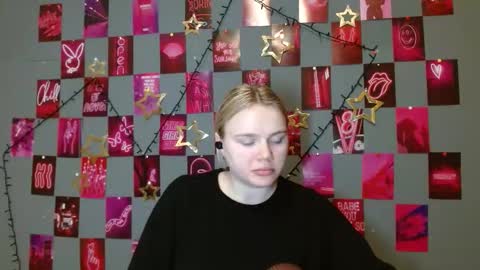 Leyla online show from December 18, 7:36 am