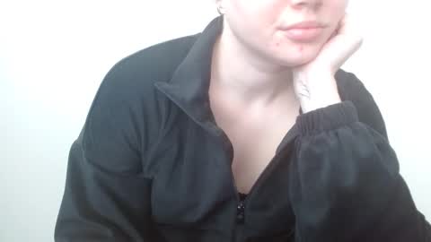 Leyla online show from May 5, 6:19 am