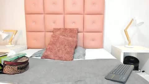 lhiamfitt online show from December 2, 4:16 pm