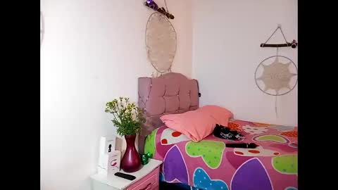 Lia online show from May 12, 8:40 pm