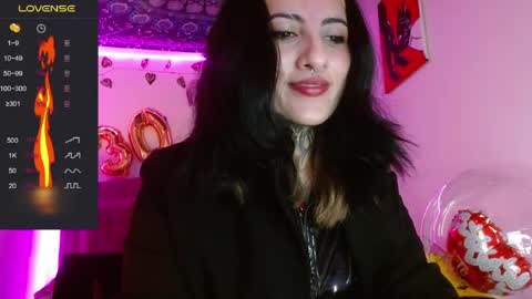 lia spicy   ig online show from May 5, 4:13 pm