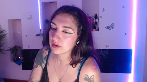 Lia Mitch online show from December 9, 10:20 pm