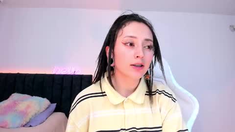 Little Queen Lia  online show from February 22, 4:07 am