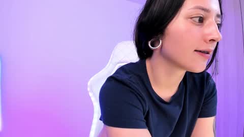 Little Queen Lia  online show from February 25, 11:15 pm