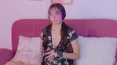 liaa_queen online show from July 5, 3:30 pm