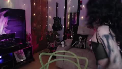 Liaa  online show from December 23, 1:01 am