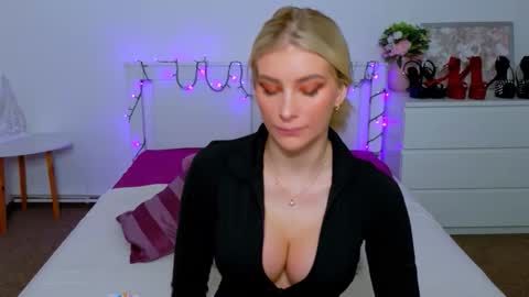 Lia online show from February 3, 10:19 am