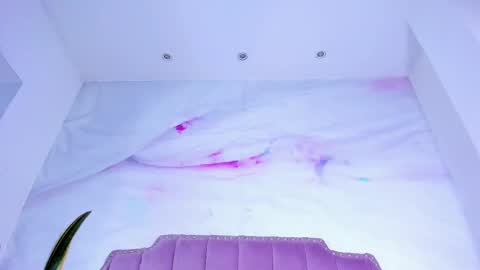 liaguzman online show from October 10, 4:40 am