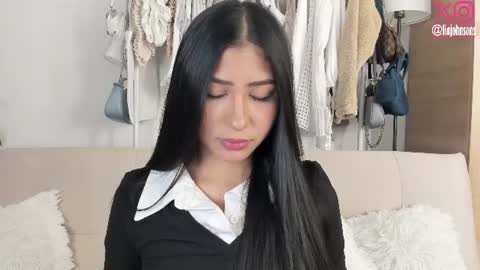 Lia Johnsons online show from June 14, 3:08 am