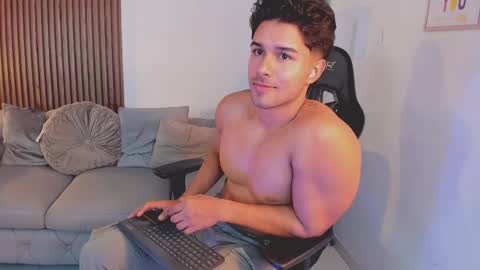 Snapshot of liam_colliins chatting on October 9, 12:10 pm Liam Collins online show from October 9, 12:10 pm