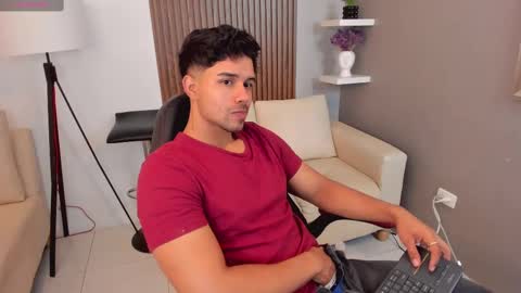 Snapshot of liam_colliins chatting on February 26, 11:54 am Liam Collins online show from February 26, 11:54 am