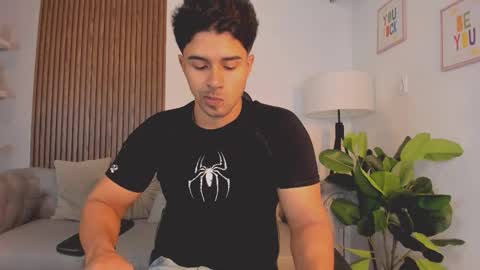 Snapshot of liam_colliins chatting on October 7, 11:50 am Liam Collins online show from October 7, 11:50 am