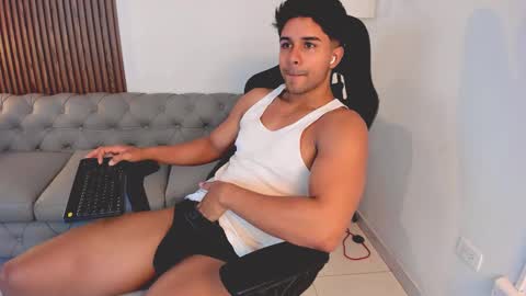 Snapshot of liam_colliins chatting on October 15, 11:55 am Liam Collins online show from October 15, 11:55 am