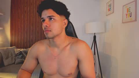 Snapshot of liam_colliins chatting on October 5, 12:35 pm Liam Collins online show from October 5, 12:35 pm