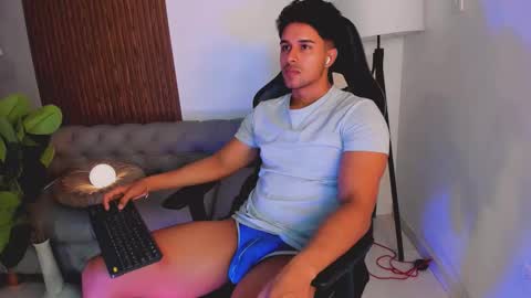 Snapshot of liam_colliins chatting on September 26, 12:13 pm Liam Collins online show from September 26, 12:13 pm