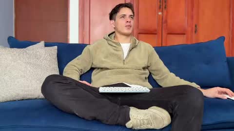 Liam online show from April 18, 3:03 pm