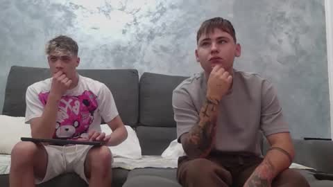 liam_kevin255 online show from October 15, 11:00 am