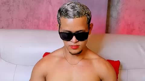 liam_knight online show from December 22, 2:29 am